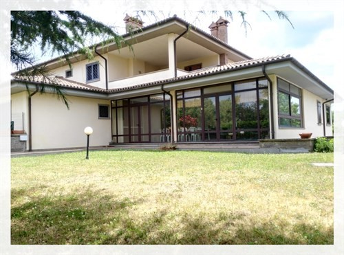 5 Bedrooms - House - For Sale