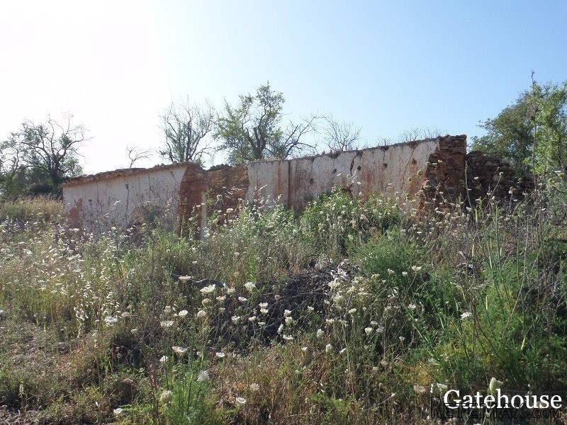 Plot With Ruin For Sale Near Boliqueime - 2
