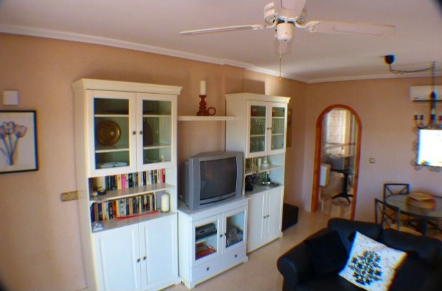 LUXURY 2 BEDROOM FIRST FLOOR APARTMENT.. - 2