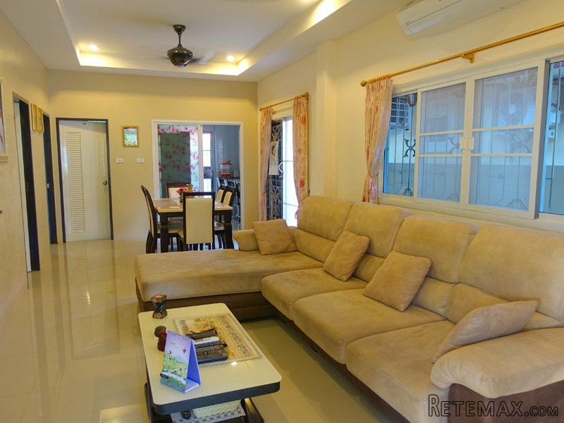 Modern 2 bedroom house at idyllic..
