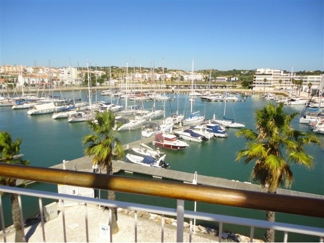 LAGOS MARINA TOP FLOOR APARTMENT FOR..