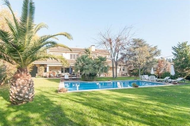 6 bedroom Detached House For Sale:..