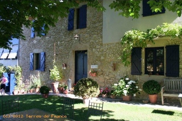 Beautiful Manor On 12ha In Ornezan..