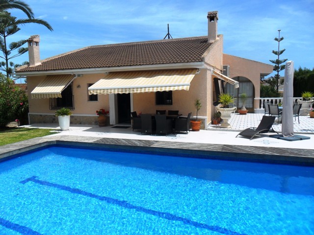 Detached villa in Los Balcones