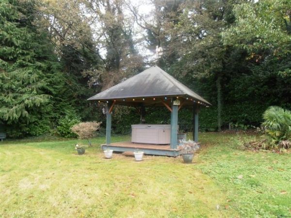 Beautiful 5 Bedroom Detached House - 2