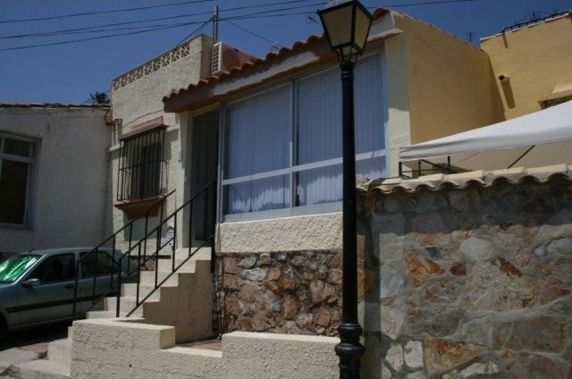 Town House - Potentially an excellent.. - 2