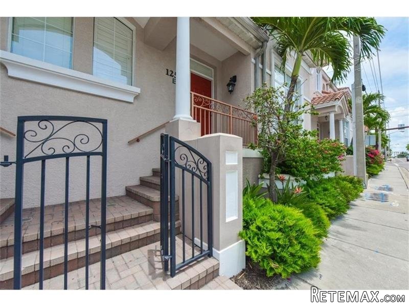 2 bedroom Town House For Sale: 1257..
