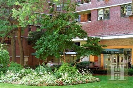 2 bedroom Apartment For Sale: 208 EAST..