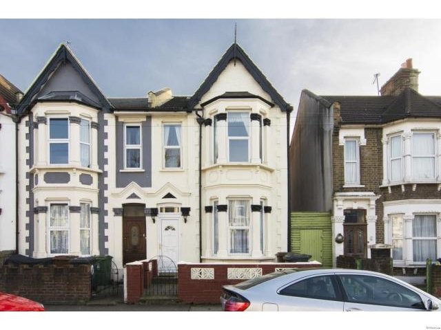 Calderon Road, E11