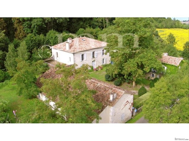 6 Bedroom Manor House For Sale