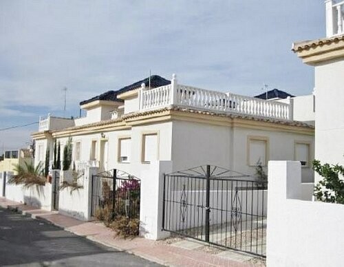 SEMI DETACHED VILLA ROJALES - 2