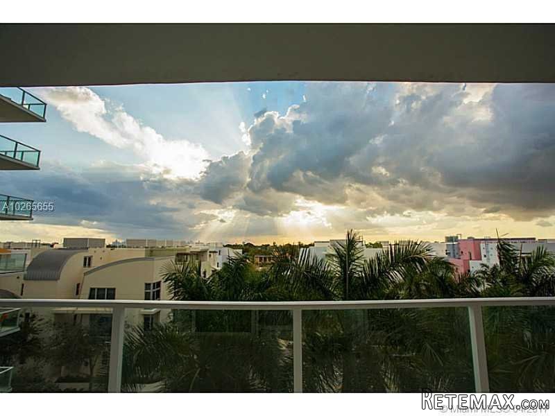 3 bedroom Flat For Sale: 6103 AQUA AV #.. - 2