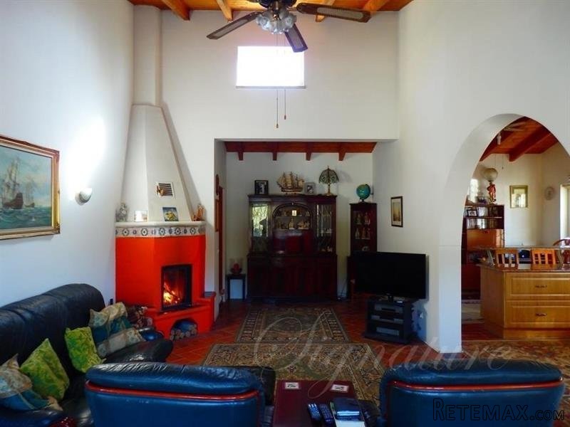 3 bedroom Farm For Sale: Santa.. - 2