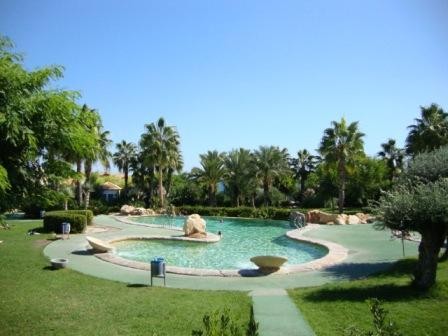 Large 3 Bed Townhouse - 2