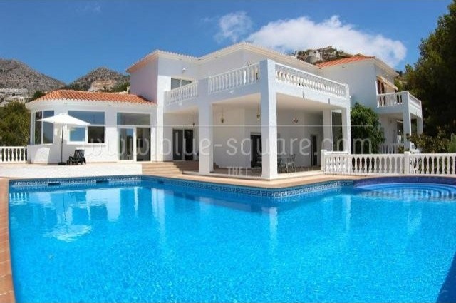Modern 5 bedroom Villa in Altea