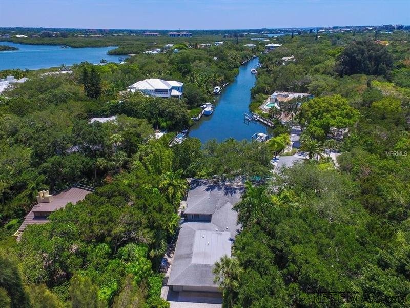 4 bedroom House For Sale: 5121 Hidden..