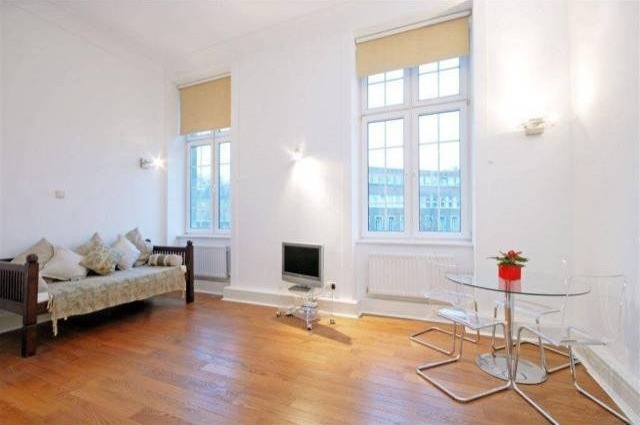 New Riverhead, Rosebery Avenue..