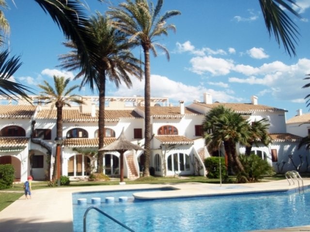 LAS MARINAS Se vende apartamento de 2..