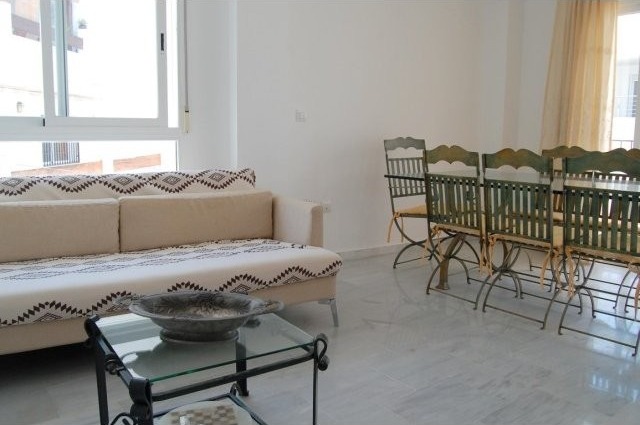 A Spacious and Bright 2 Bedroom..