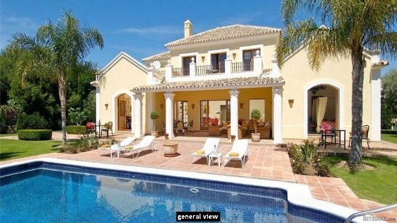 Villa for sale in El Paraiso Alto..