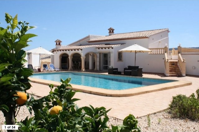 5 Bedrooms - Villa - Alicante - For Sale