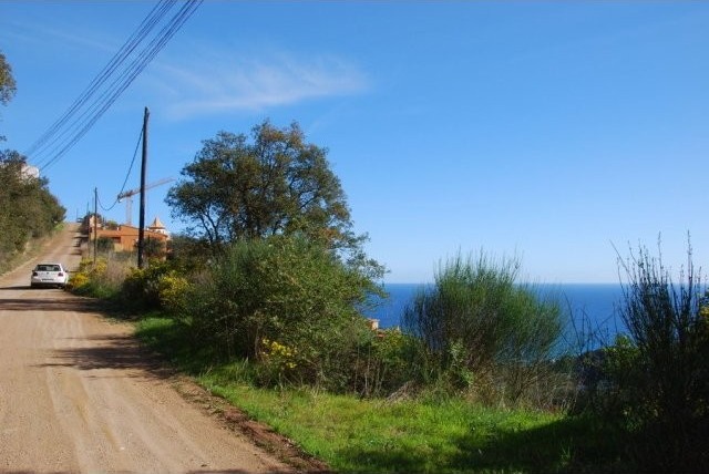 Building plot with sea views - 2