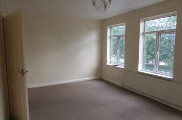 2 Bed Flat/Apartment To Let