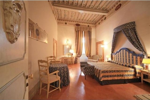 31 bedroom House For Sale: Trevi.. - 2