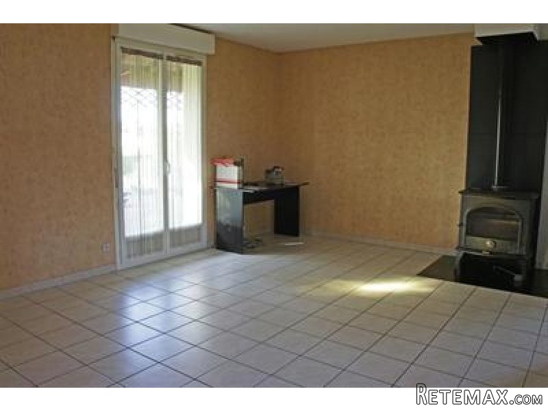 4 Bedrooms - House - Poitou-Charentes. - 2