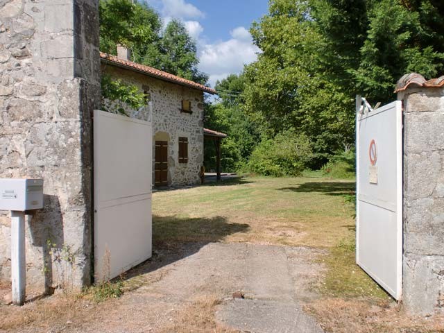 Detached 3-Bed Country House Set On.. - 2