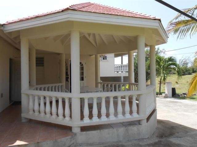 4 bedroom Property For Sale: Hollow.. - 2