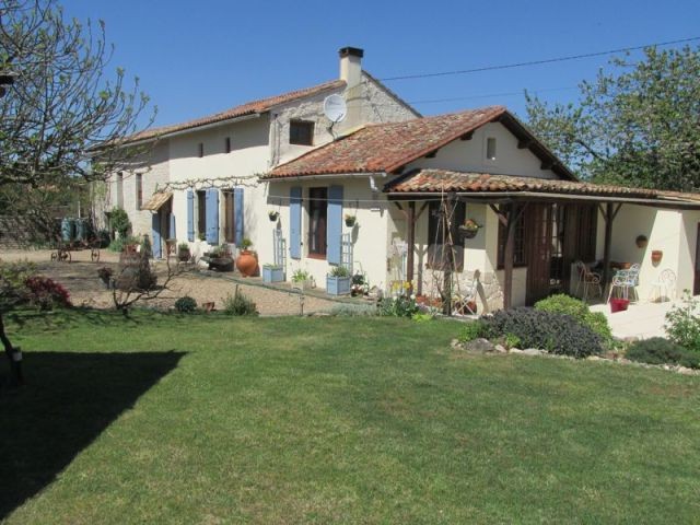 Pretty Stone House With Heated Swimming..