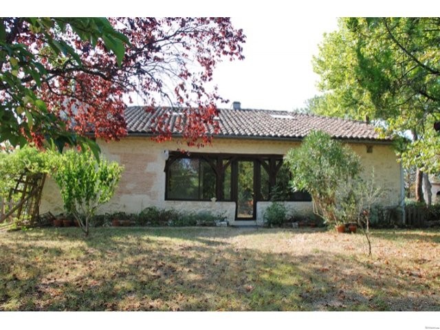 Spacious Stone House With 3/4 Acre..