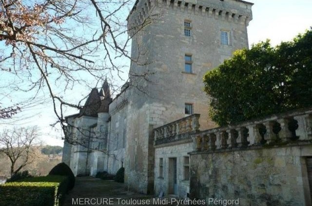 Castle For Sale: 24000 DORDOGNE