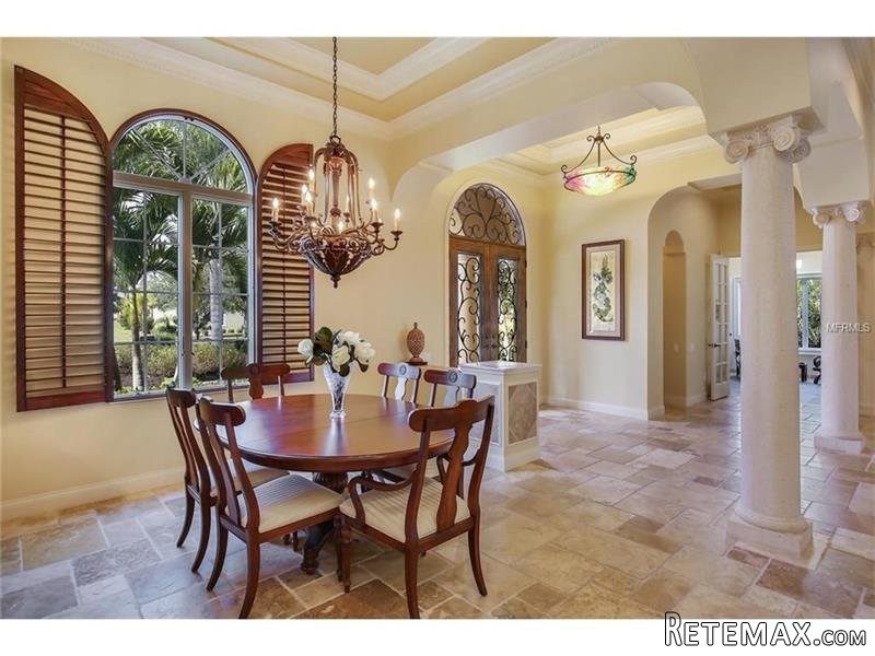 5 bedroom House For Sale: 8365.. - 2