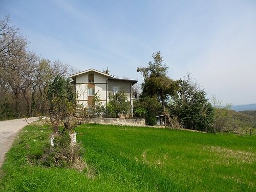 Large property in a panoramic location. - 2