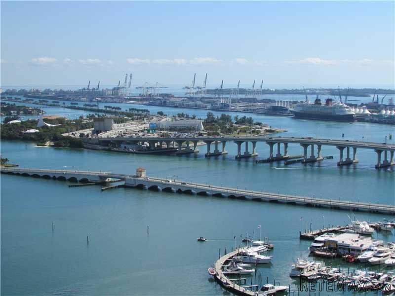 2 bedroom Flat For Sale: 1800 N.. - 2