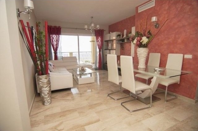 2 Bed Apartment for sale in Calahonda - 2