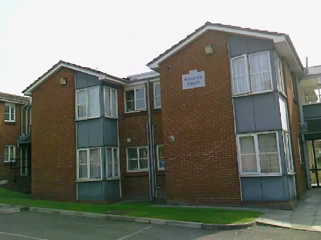 2 bedroom Flat to rent at Gerards..