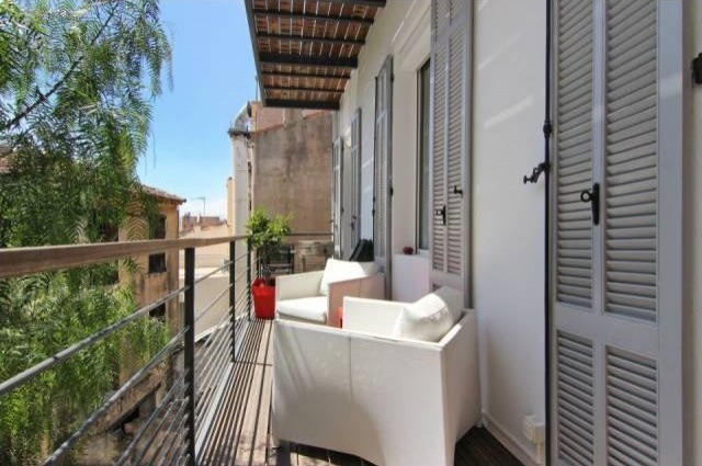 Cannes Banane - South facing 2 bedroom..