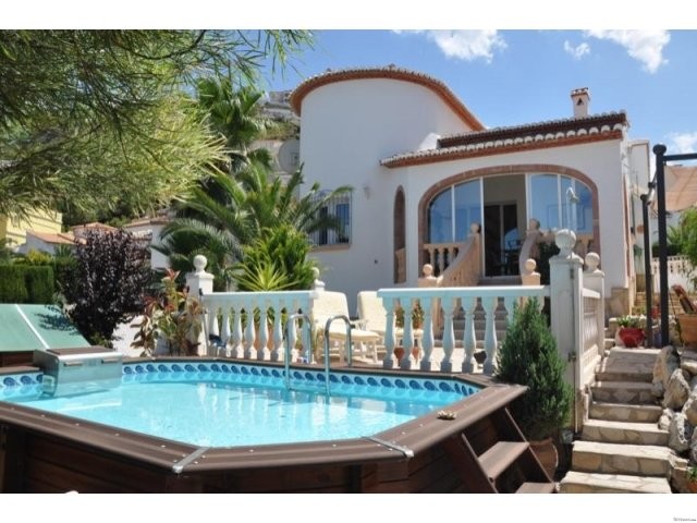 2 Bedrooms - Villa - Alicante - For Sale