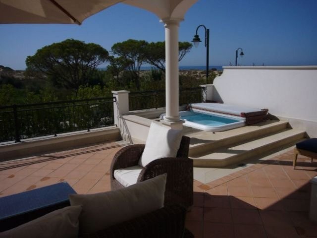 3 bedroom Apartment in Dunas Douradas..