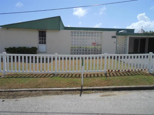 3 bedroom Property For Sale: Crane..