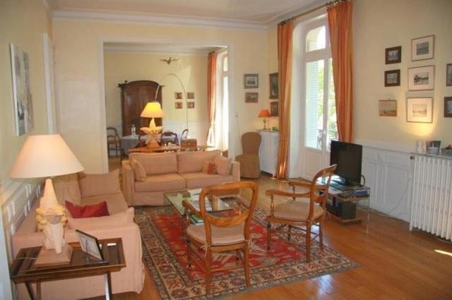 6 bedroom House For Sale: 03200 VICHY - 2