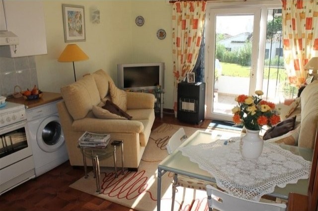 Apartment - Spacious 1 bedroom Ground.. - 2