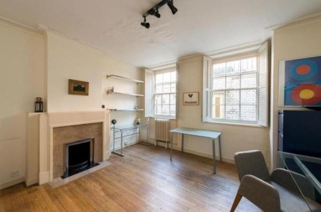 Studio - London - For Sale