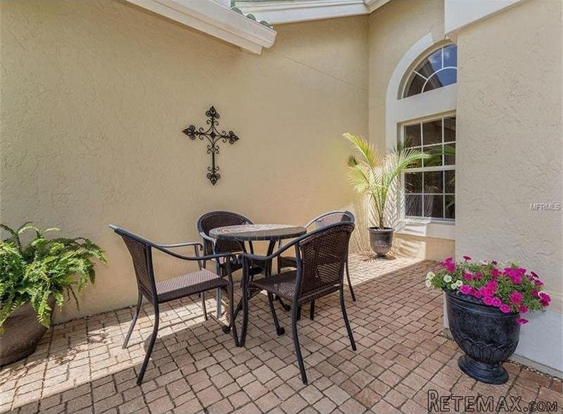 4 bedroom House For Sale: 279 Royal Oak.. - 2