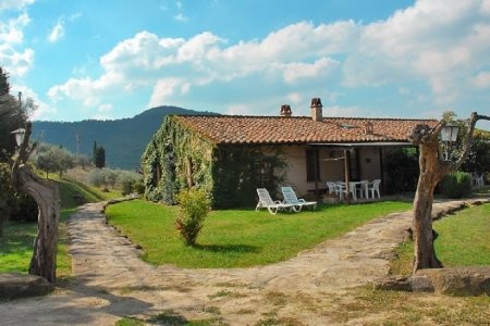 Farmhouse Divided Into 4 Apartments..