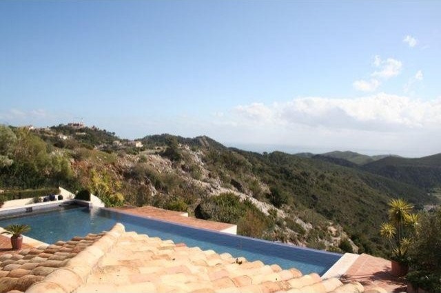 4 bedroom detached villa for sale