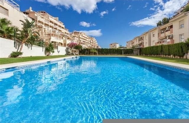 2 Bed Apartment for sale in Benalmadena..